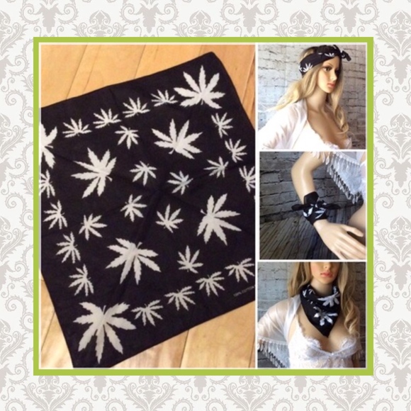 Accessories - 🌺 NEW BLAKC & WHITE SCARF BANDANNA Mary Jane 420